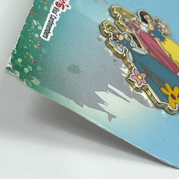 Disney's Exclusive Limited Edition Visa Cardmembers 2005 Princesses Pin - Picture 8 of 8